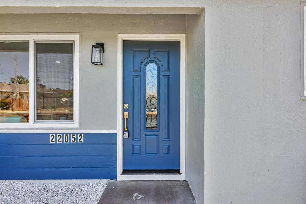 Hayward, CA 94541,22052 Thelma