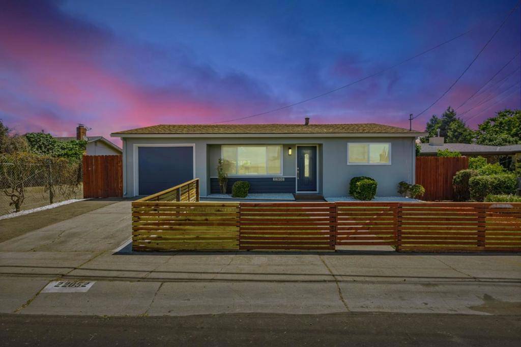 Hayward, CA 94541,22052 Thelma