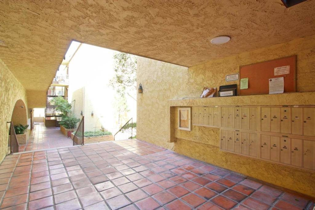 Culver City, CA 90230,6275 Canterbury DR #208