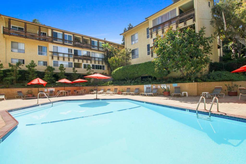 Culver City, CA 90230,6275 Canterbury DR #208