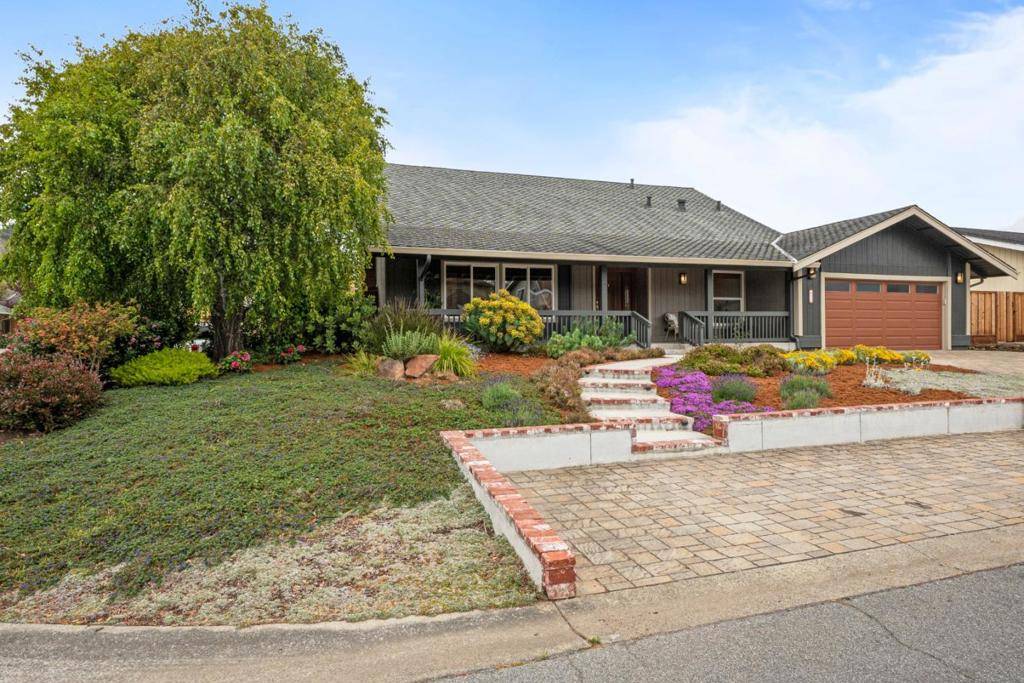 Half Moon Bay, CA 94019,1 Le Havre PL
