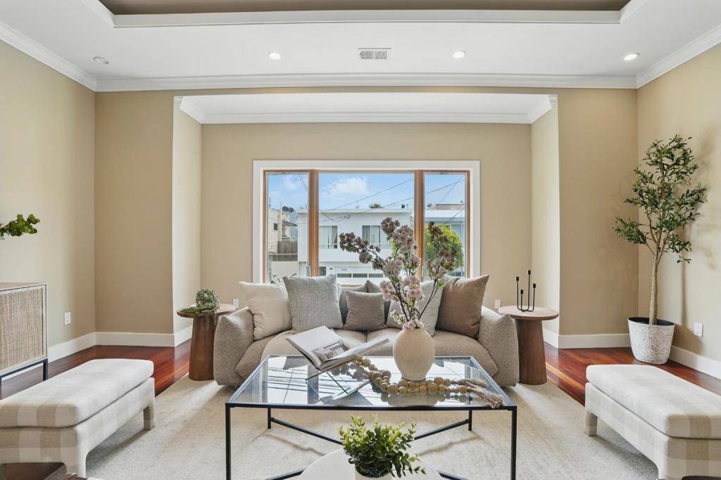 San Francisco, CA 94134,212 Sweeny ST