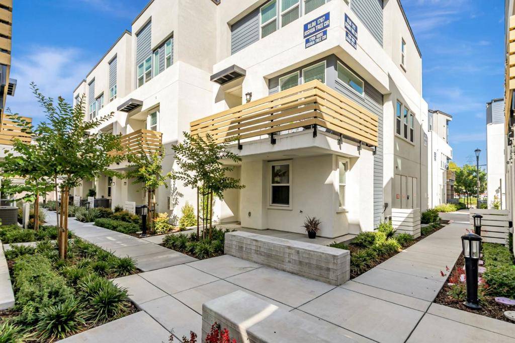 Milpitas, CA 95035,1809 Joshua Tree CIR