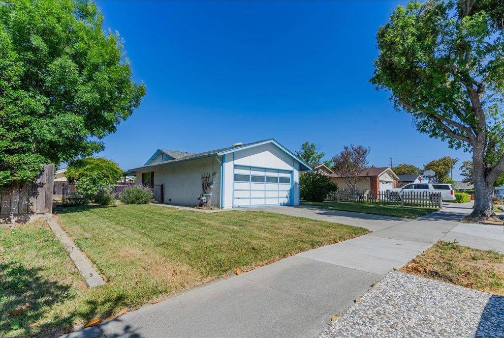 Hollister, CA 95023,290 Ranchito DR