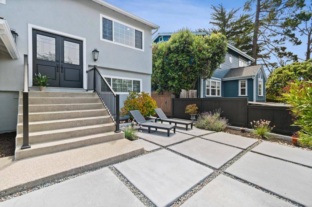 El Granada, CA 94018,330 Avenue Portola