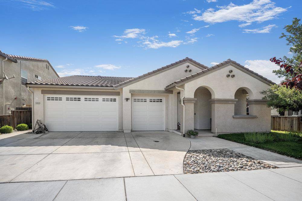Hollister, CA 95023,1009 Robert DR