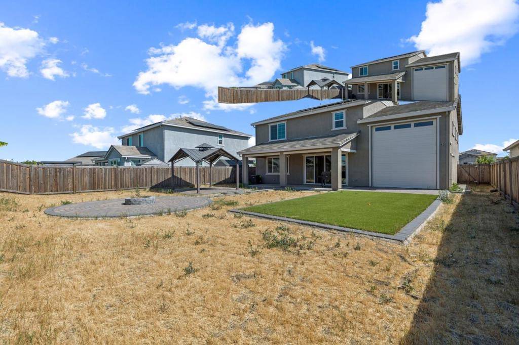 Dixon, CA 95620,1535 Eisenhower CT