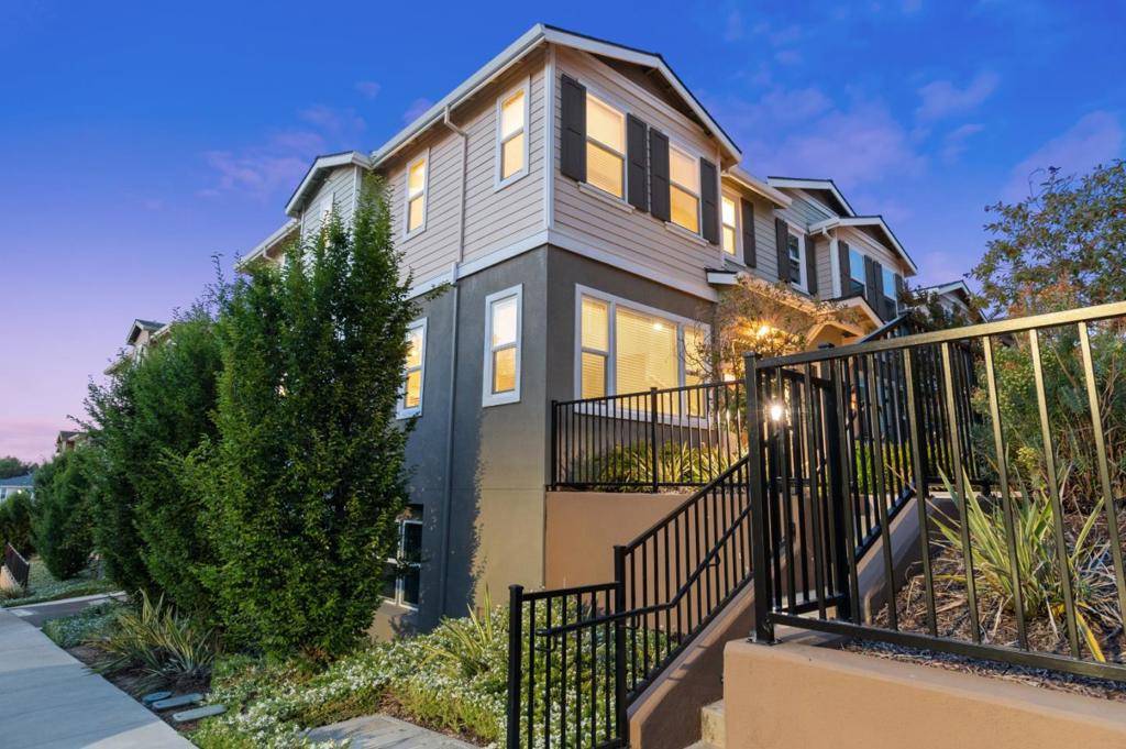 Martinez, CA 94553,701 Tierney PL