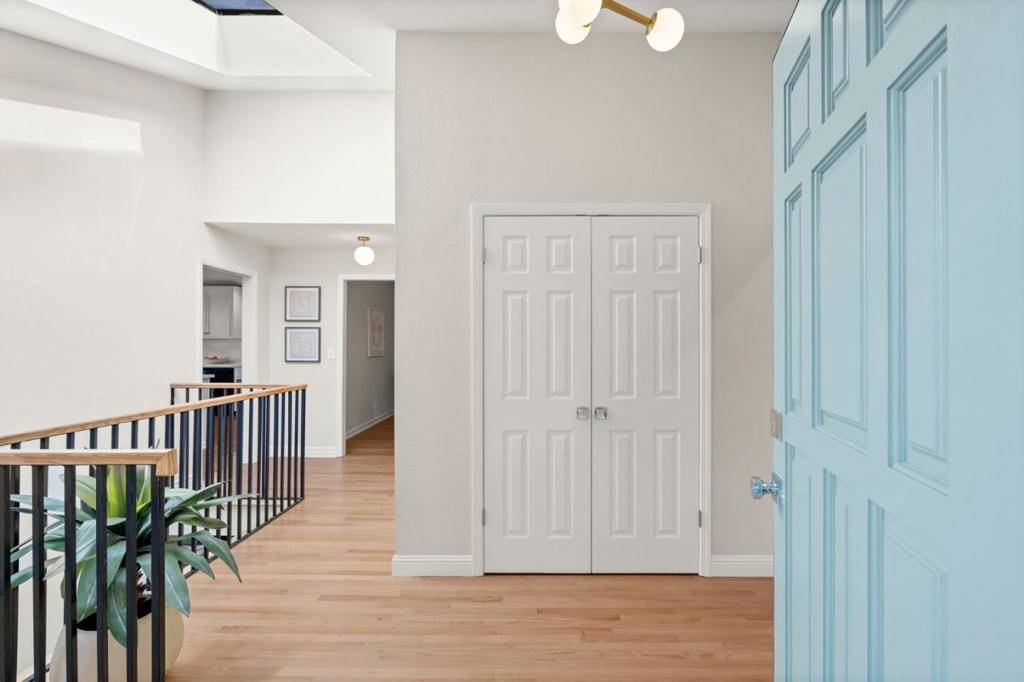 Redwood City, CA 94062,3951 Brookline WAY