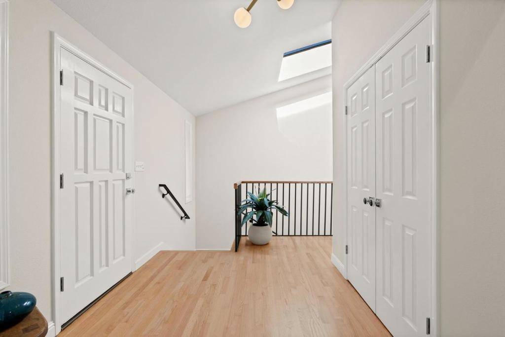 Redwood City, CA 94062,3951 Brookline WAY