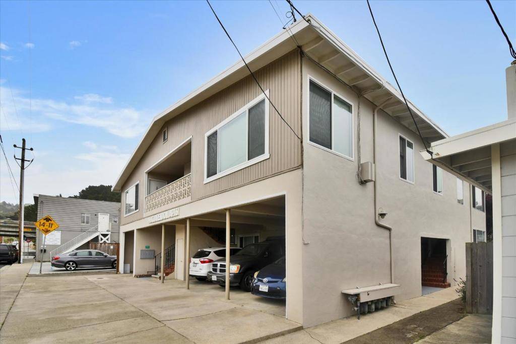 Pacifica, CA 94044,160 Clarendon RD