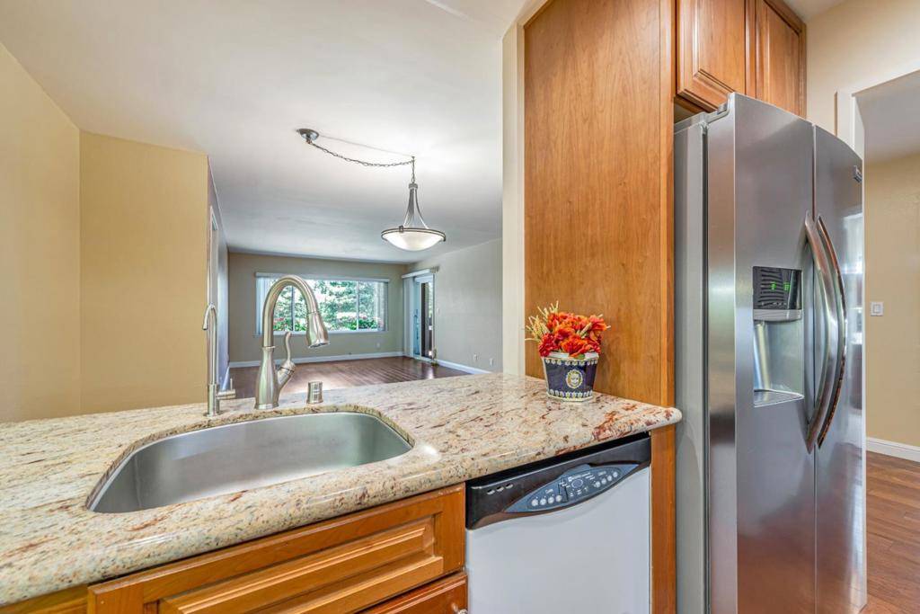 Menlo Park, CA 94025,2140 Santa Cruz AVE #E 104