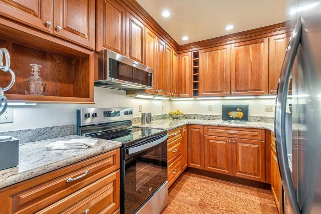 Menlo Park, CA 94025,2140 Santa Cruz AVE #E 104