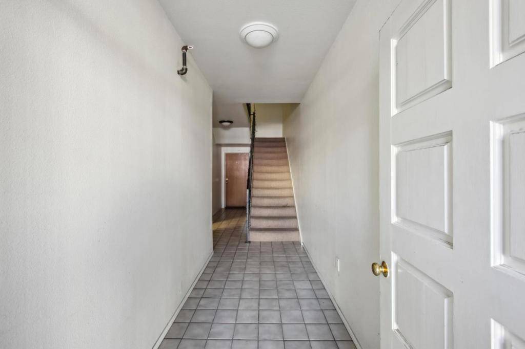 San Francisco, CA 94124,1615 Oakdale AVE
