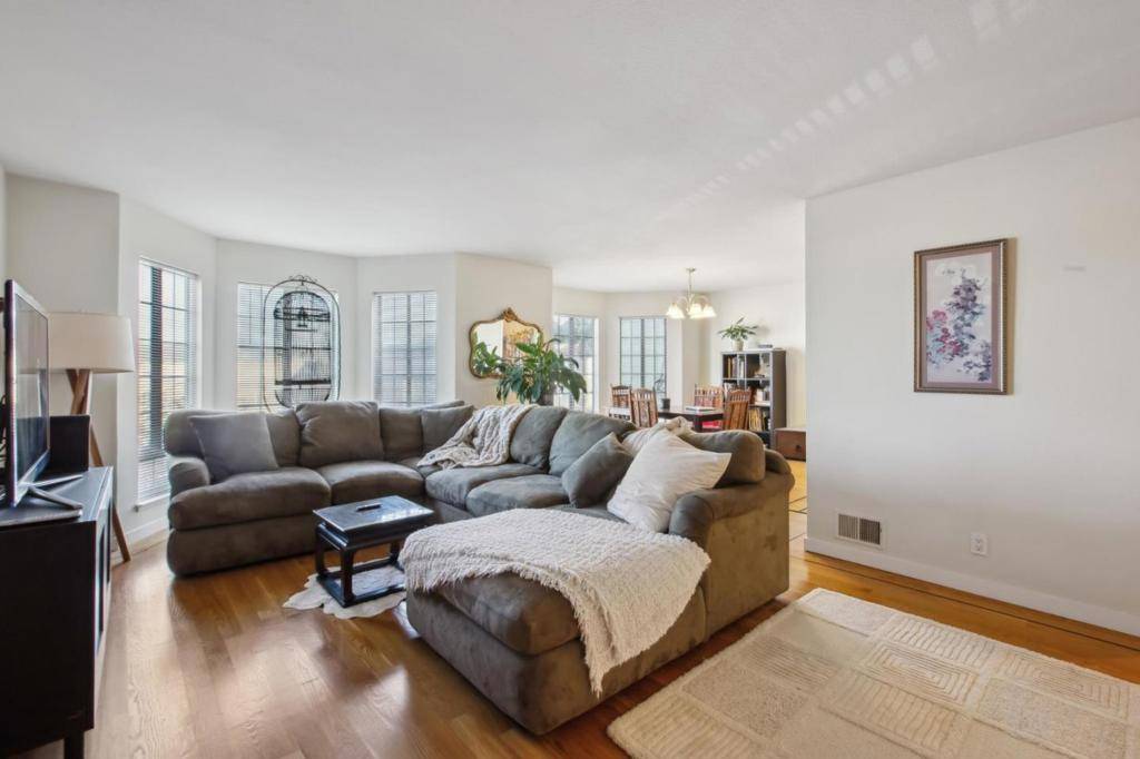 San Francisco, CA 94124,1615 Oakdale AVE