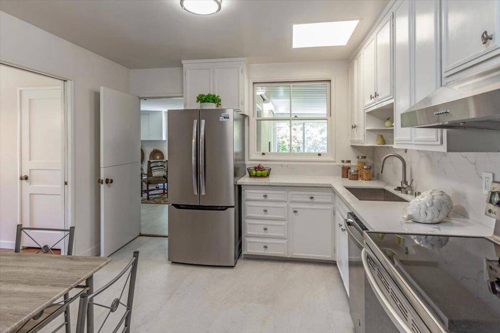 Redwood City, CA 94061,2903 Carson ST