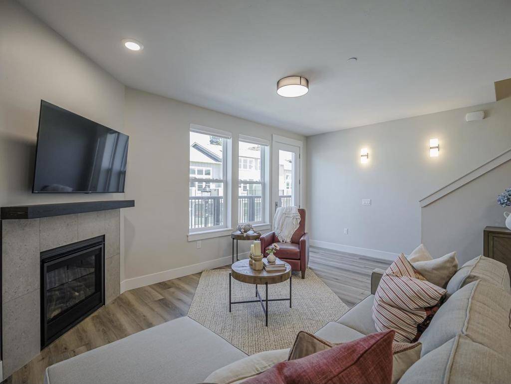 Aptos, CA 95003,126 Aptos Village WAY #2