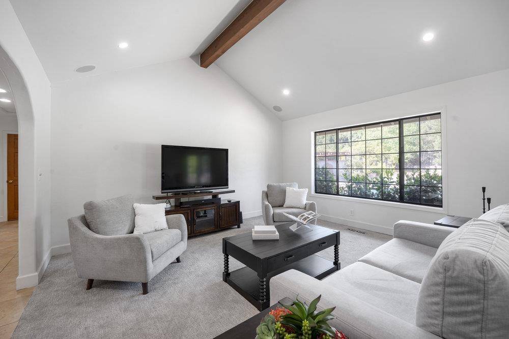 Morgan Hill, CA 95037,1090 W Edmundson AVE