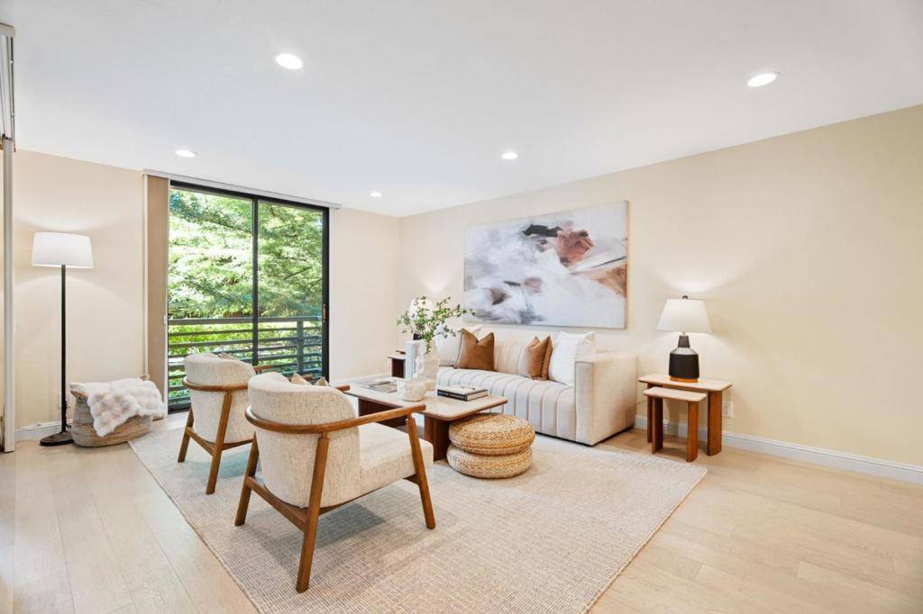 Menlo Park, CA 94025,1100 Sharon Park DR #2