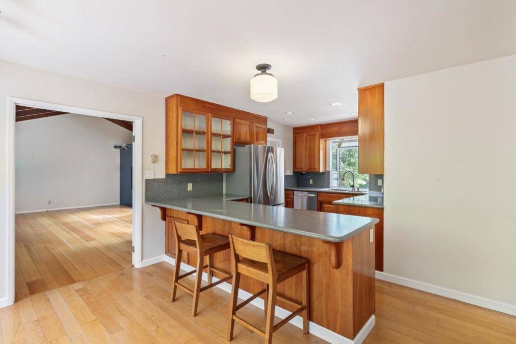 Los Altos, CA 94024,1516 Wistaria LN