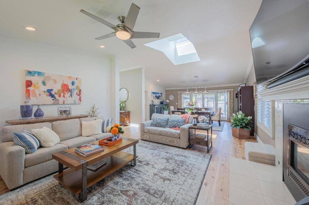 Salinas, CA 93908,25552 Meadowview CIR