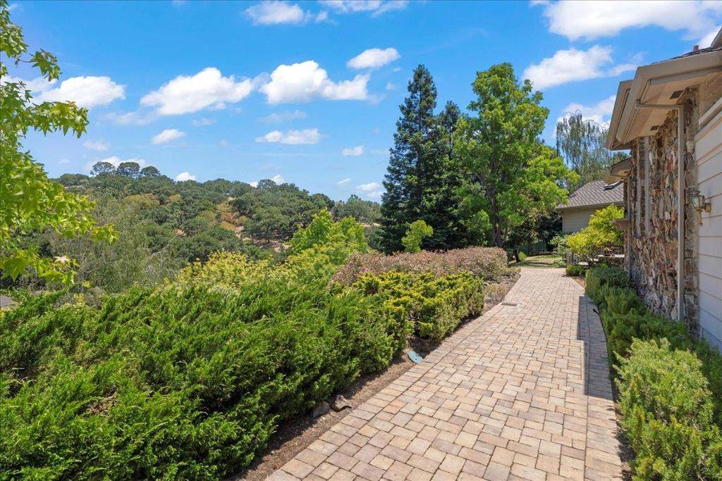 Los Altos Hills, CA 94022,12911 Atherton CT