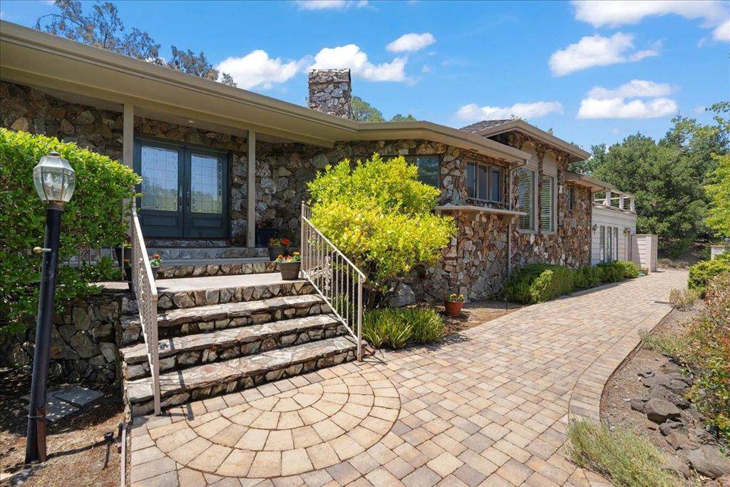 Los Altos Hills, CA 94022,12911 Atherton CT