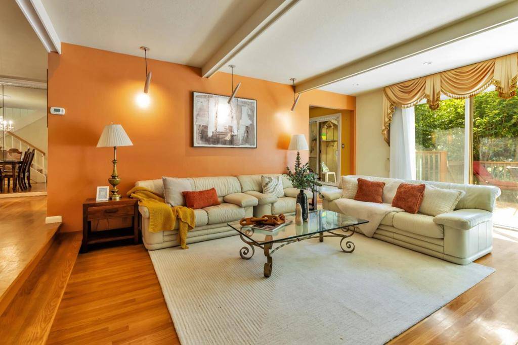 Menlo Park, CA 94025,574 Sand Hill CIR