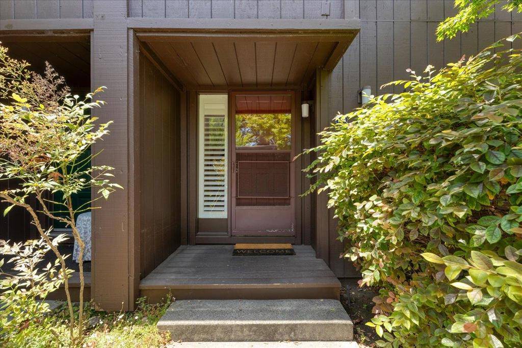 Santa Cruz, CA 95060,139 Tree Frog LN