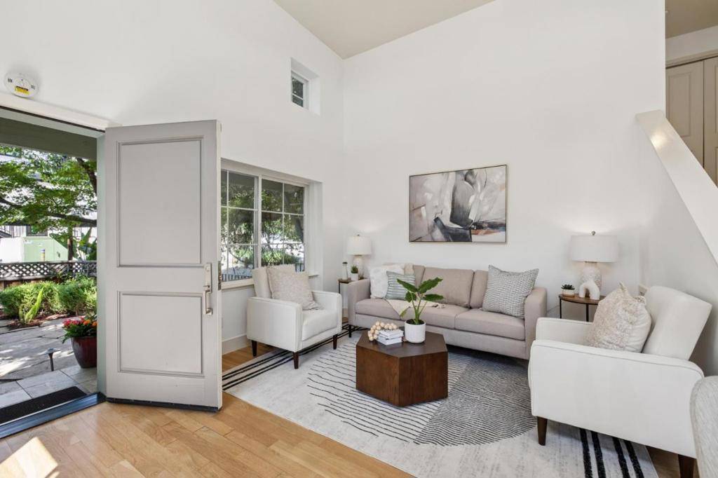 Los Altos, CA 94022,106 Second ST