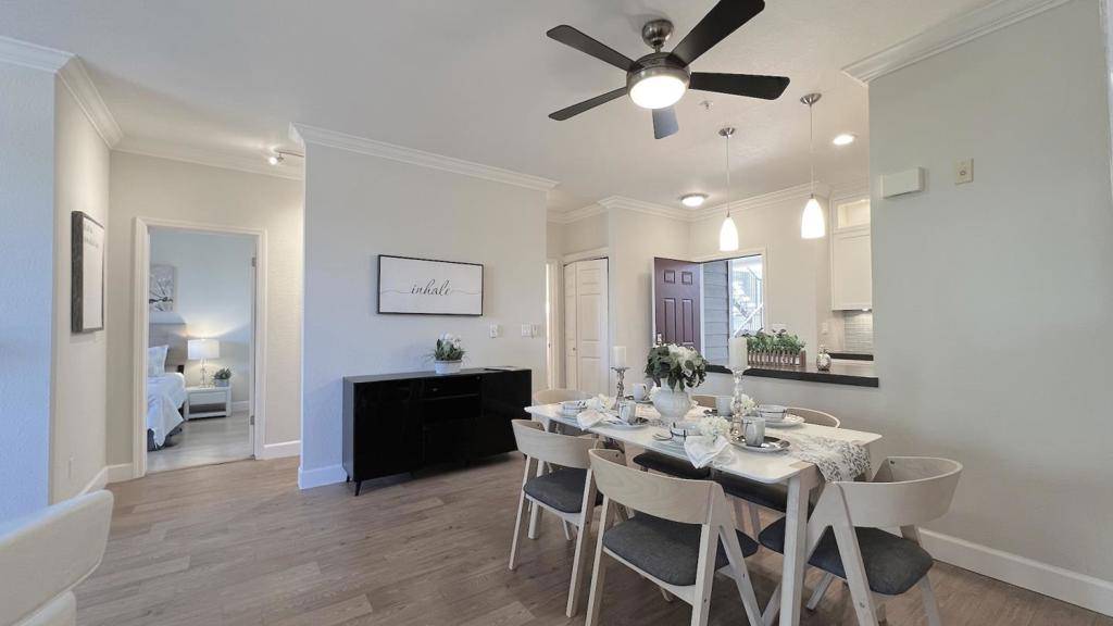 Sunnyvale, CA 94085,250 Santa Fe TER #217