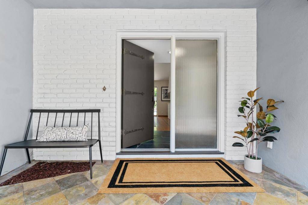 Los Altos, CA 94024,2050 Wooded Glen DR