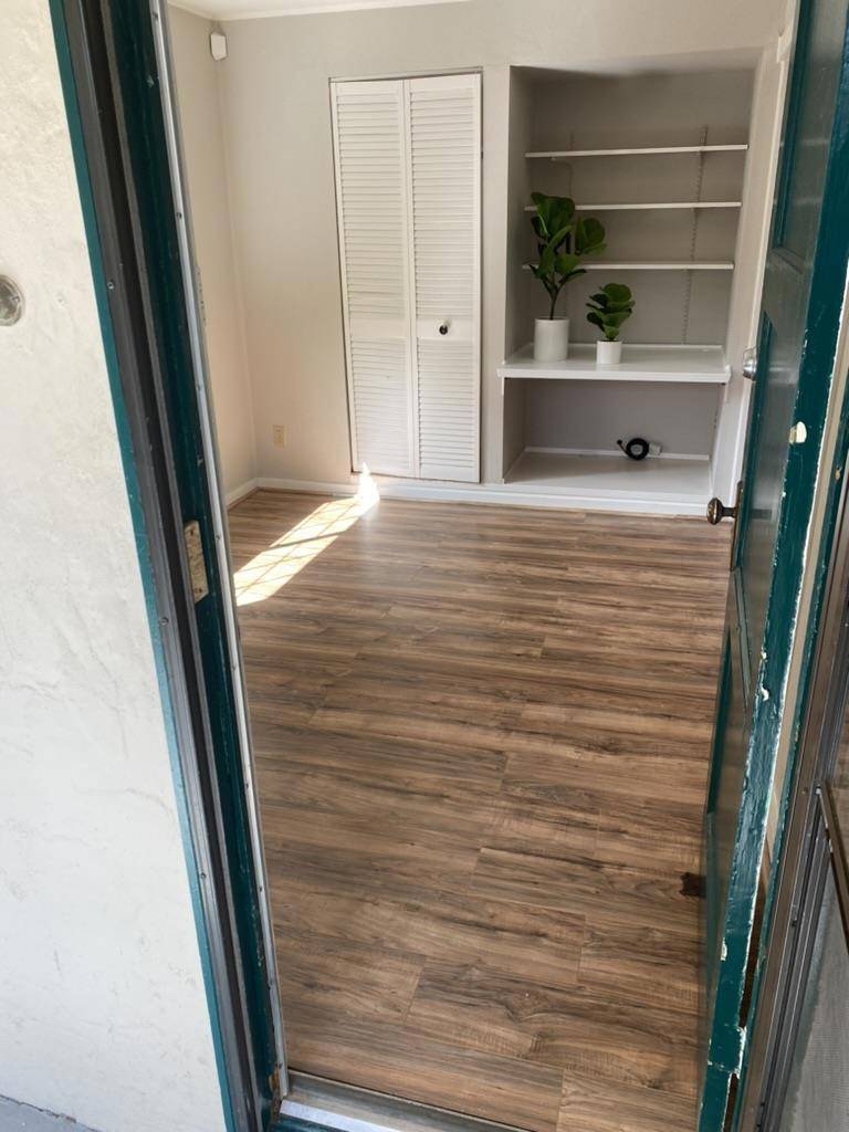 Menlo Park, CA 94025,697 Menlo AVE #Unit B