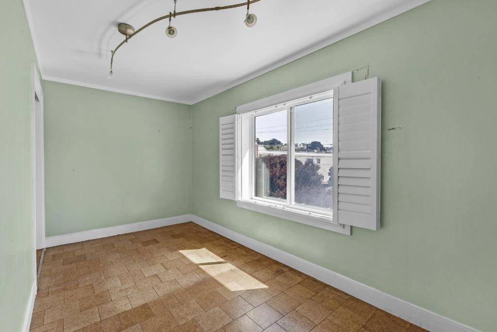 San Francisco, CA 94112,200 Cayuga AVE