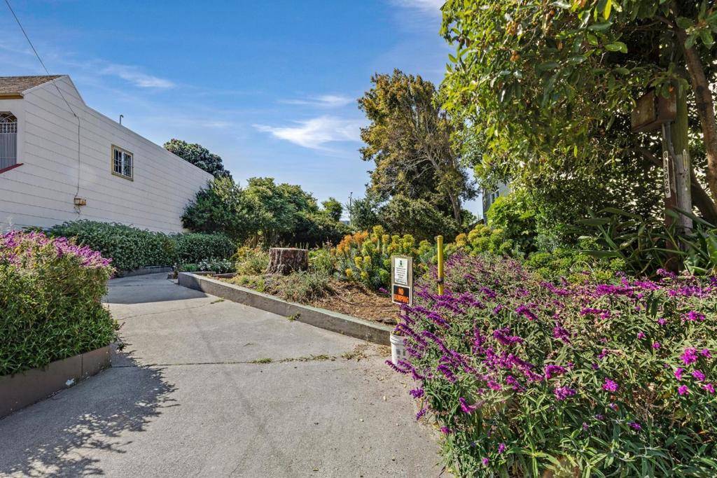 San Francisco, CA 94112,200 Cayuga AVE