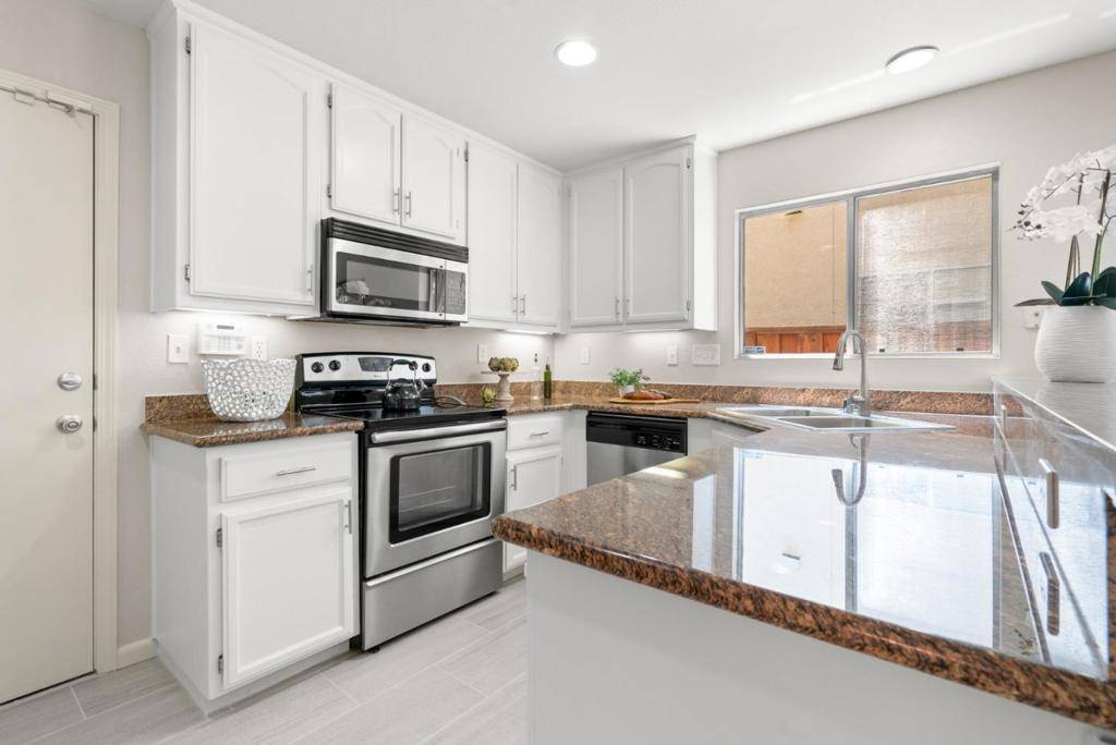 Walnut Creek, CA 94597,179 Foxglove LN