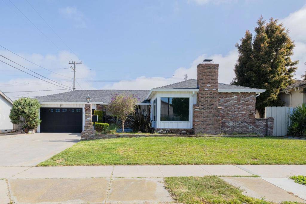 Salinas, CA 93906,114 Iris DR
