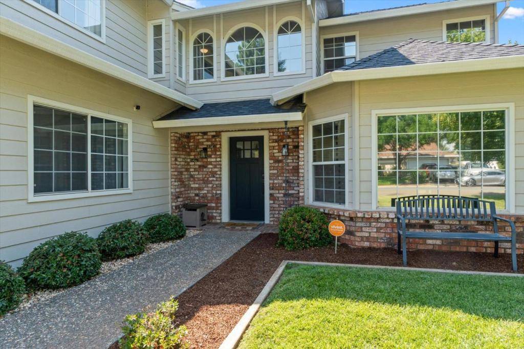 Redding, CA 96002,4676 Dandelion DR