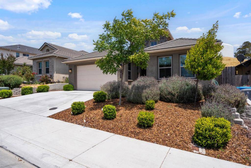 Hollister, CA 95023,1621 Castlerock DR
