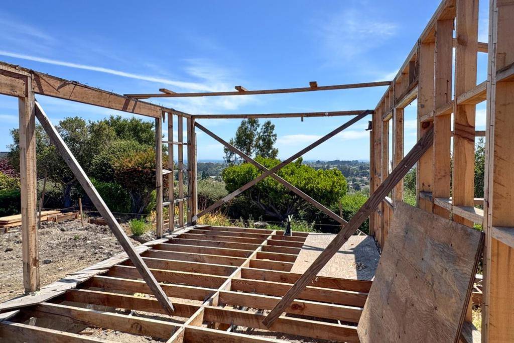 Soquel, CA 95073,3300 Crestline WAY