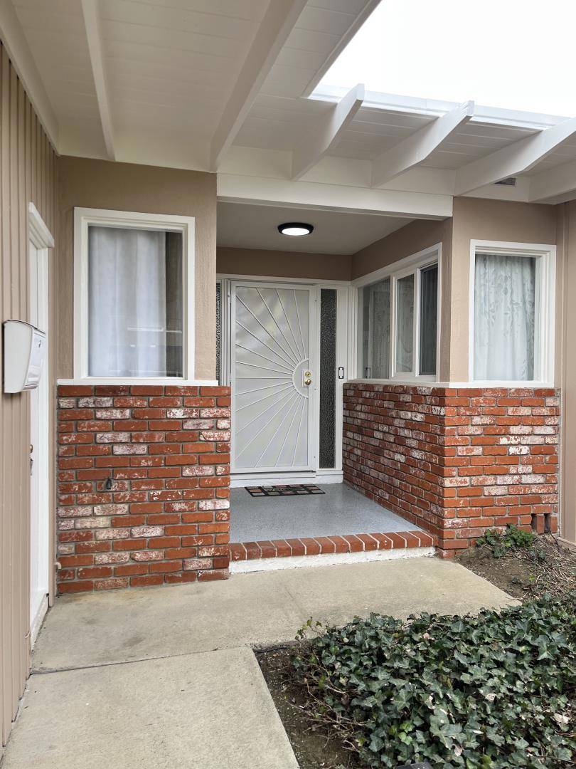 Millbrae, CA 94030,886 Robin LN
