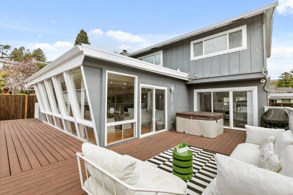 Pacifica, CA 94044,1 Sequoia WAY