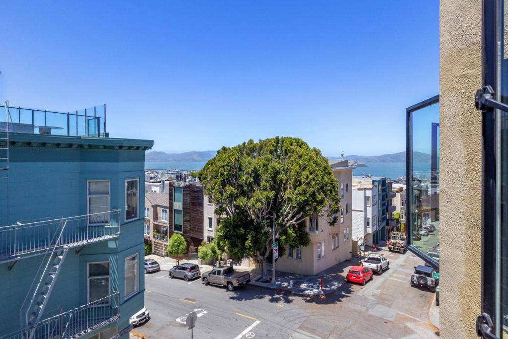 San Francisco, CA 94133,383 Lombard ST #405