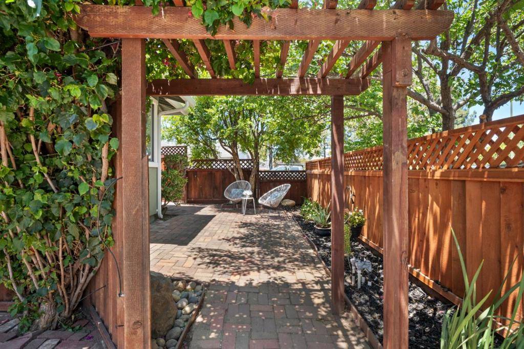 San Jose, CA 95121,2544 Glenrio DR