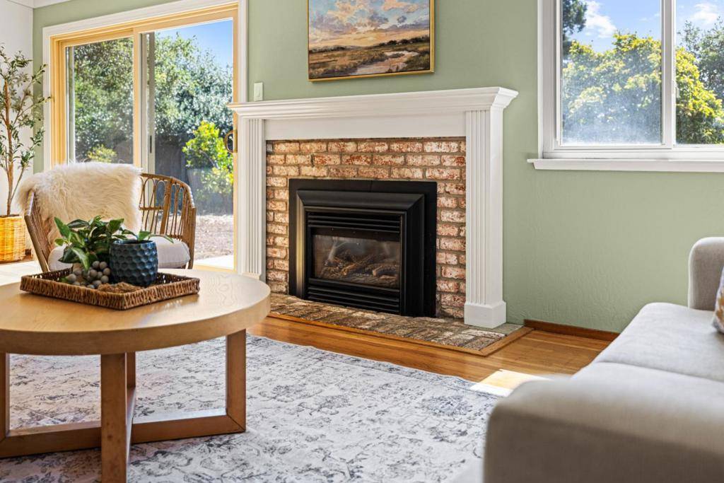 Santa Cruz, CA 95060,103 Calvin PL