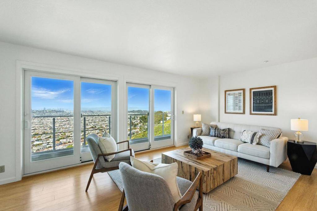 Daly City, CA 94014,580 Pointe Pacific #6