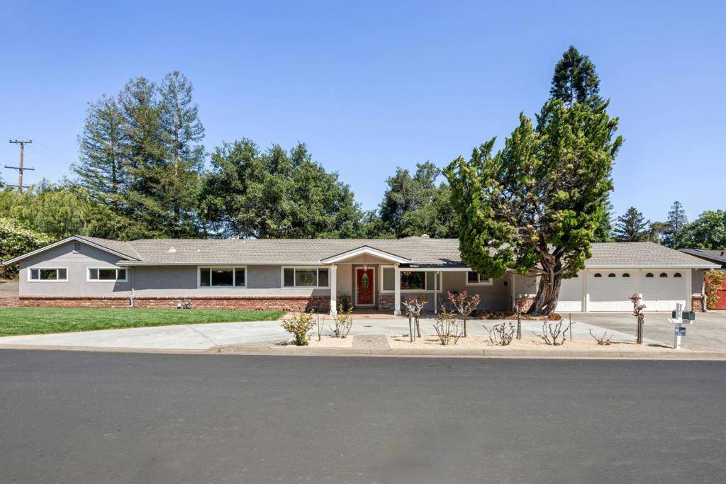 Palo Alto, CA 94306,880 Moana CT