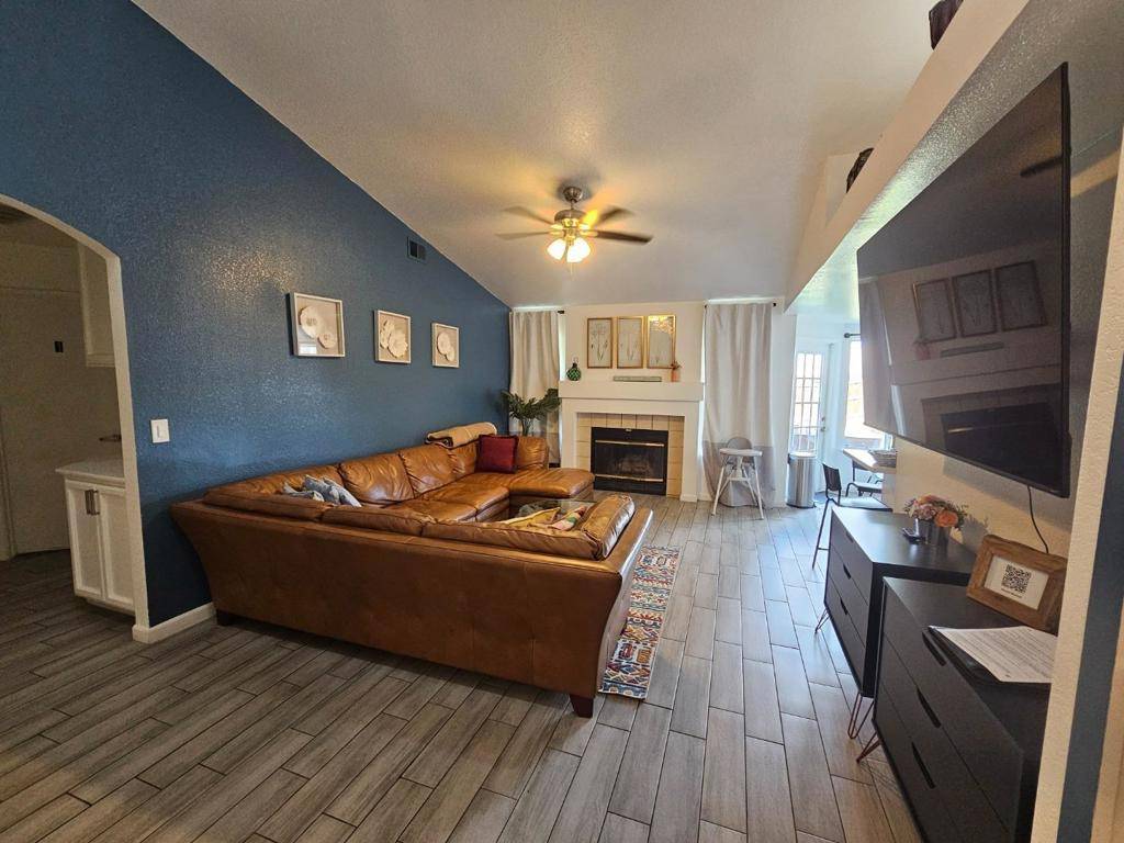 Sacramento, CA 95829,9137 Brevard DR