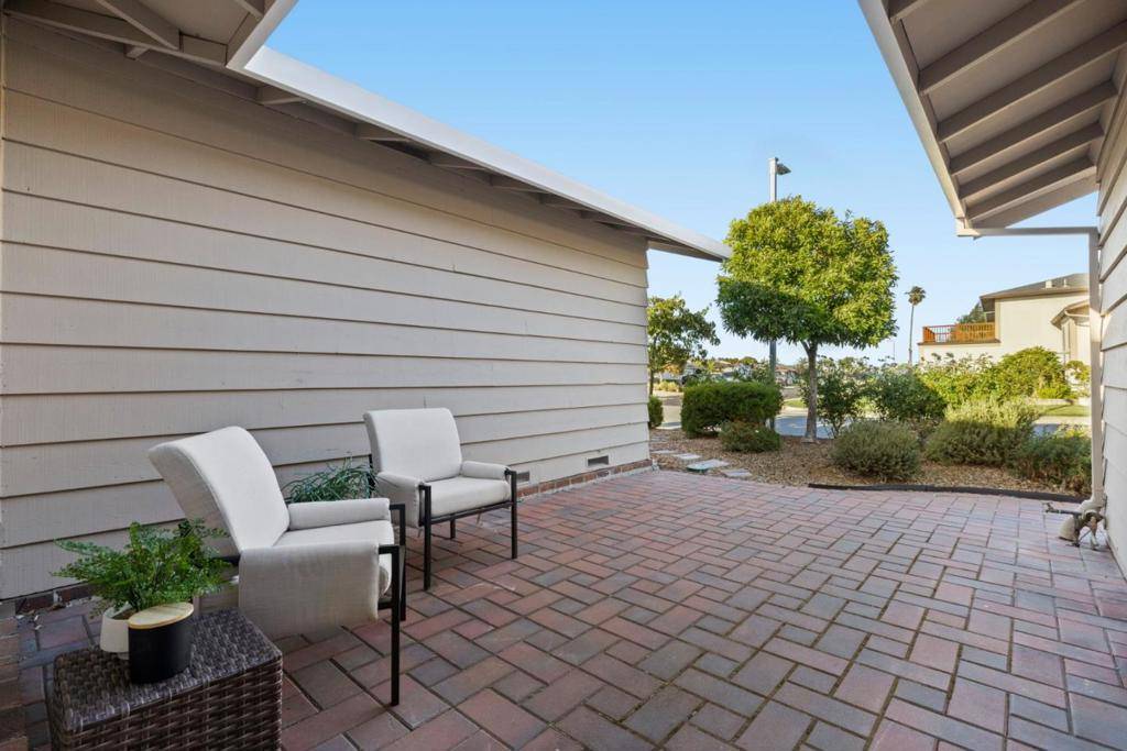 Foster City, CA 94404,626 Harvester DR