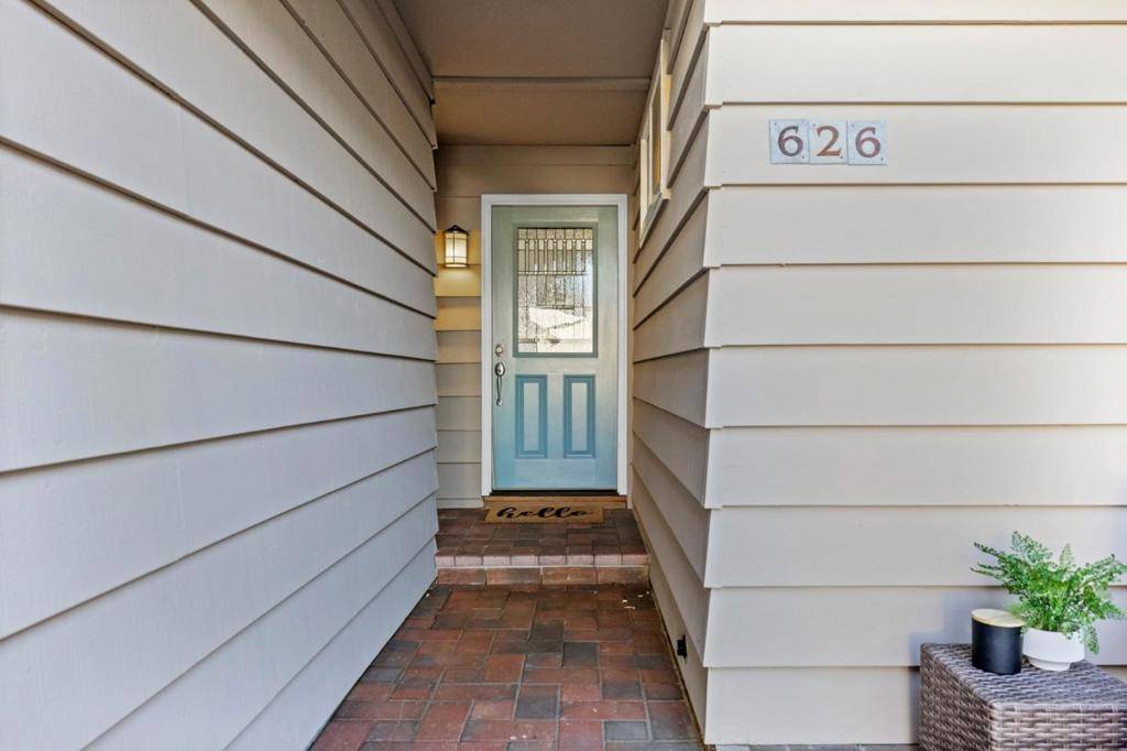 Foster City, CA 94404,626 Harvester DR